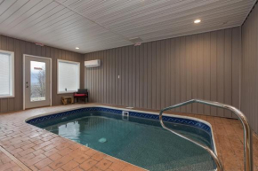 A View To Remember Cabin with beautiful mountain views and a indoor pool
